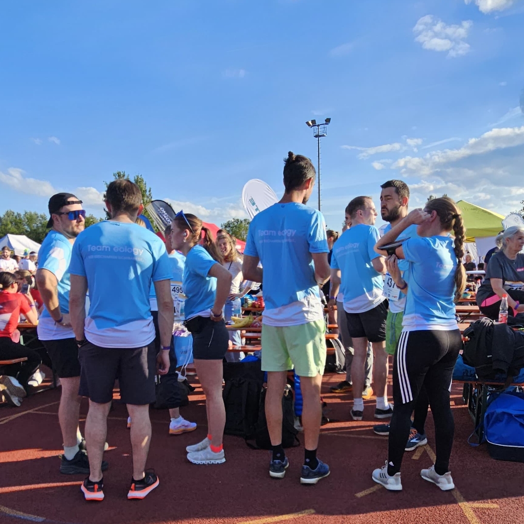 Das Laufteam von eology beim WUE2Run in Würzburg vor dem Start.