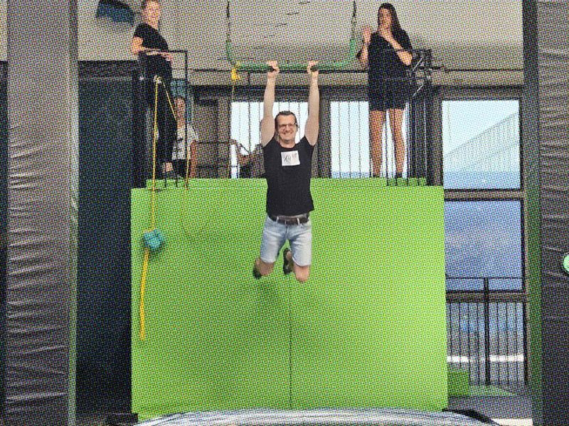 Wer springt am höchsten? Teamevent in der Trampolinhalle